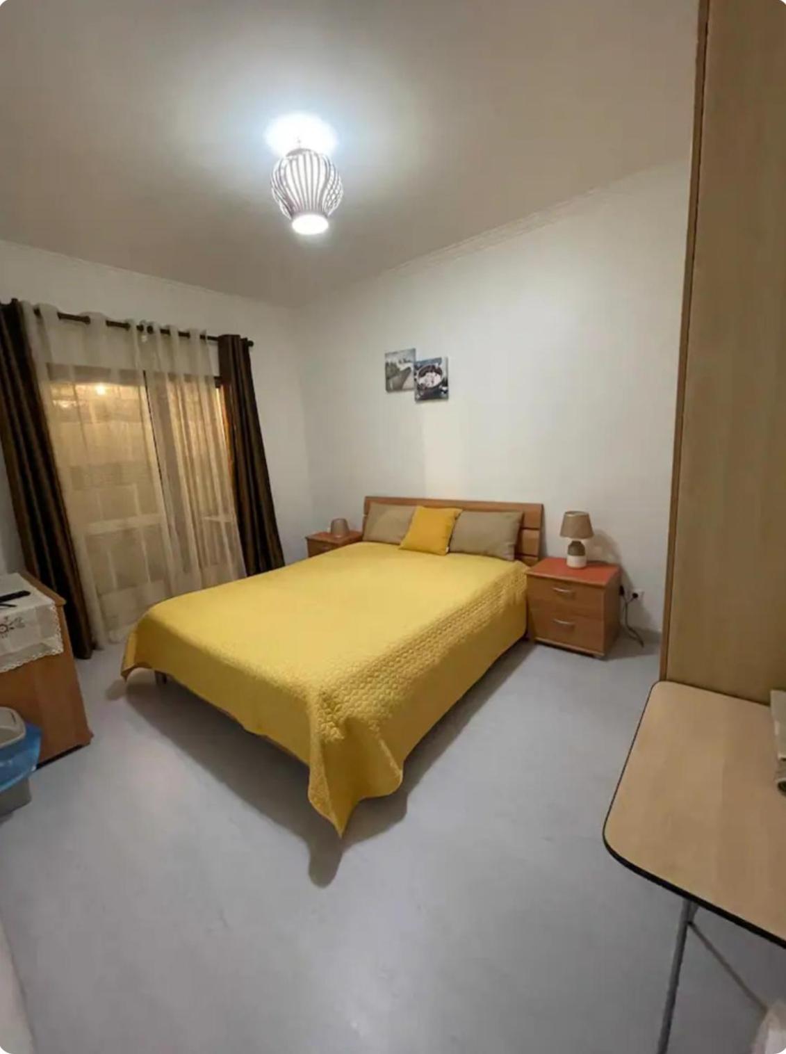 Quarto Calmo E Acolhedor Almada Exterior foto