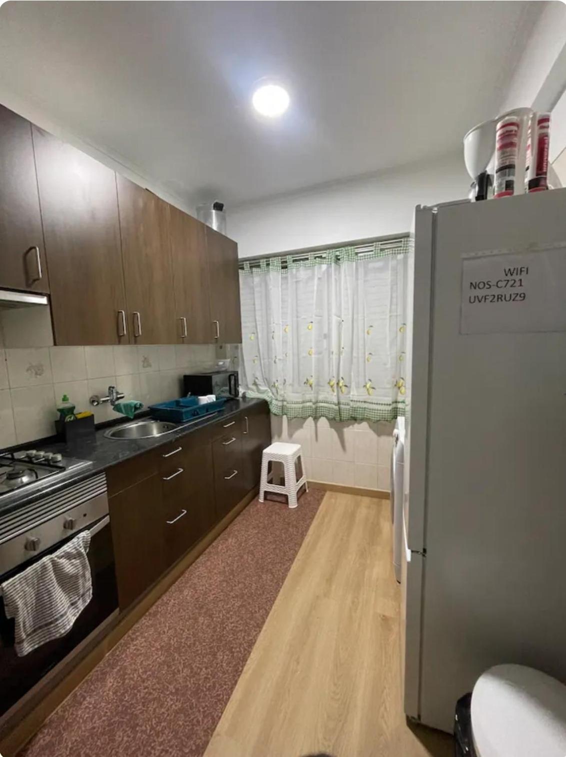 Quarto Calmo E Acolhedor Almada Exterior foto